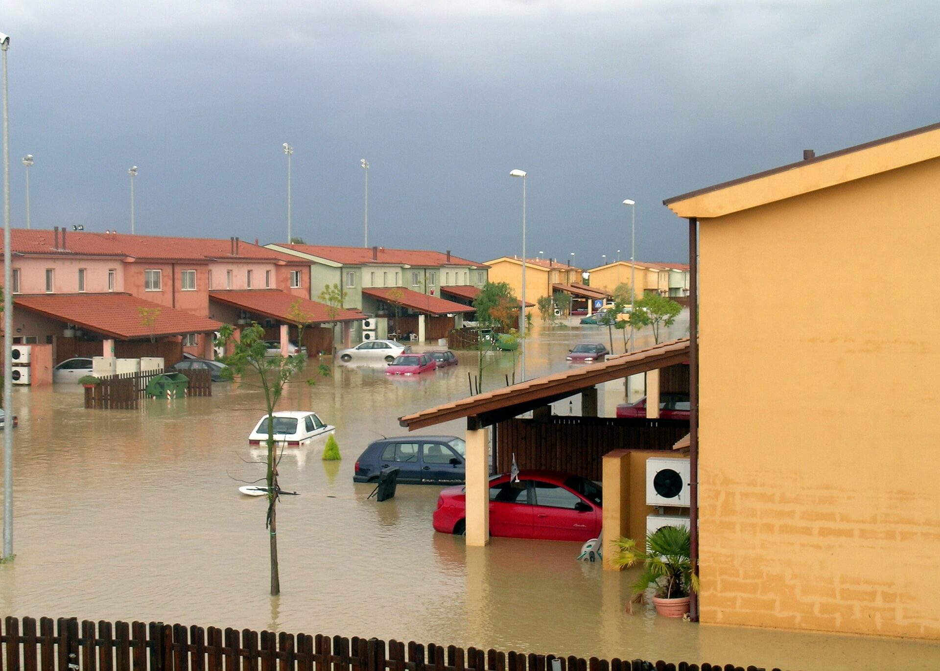rumah anti banjir