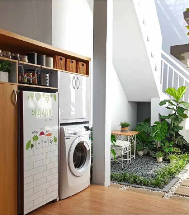 Taman minimalis di belakang rumah berkonsep terbuka