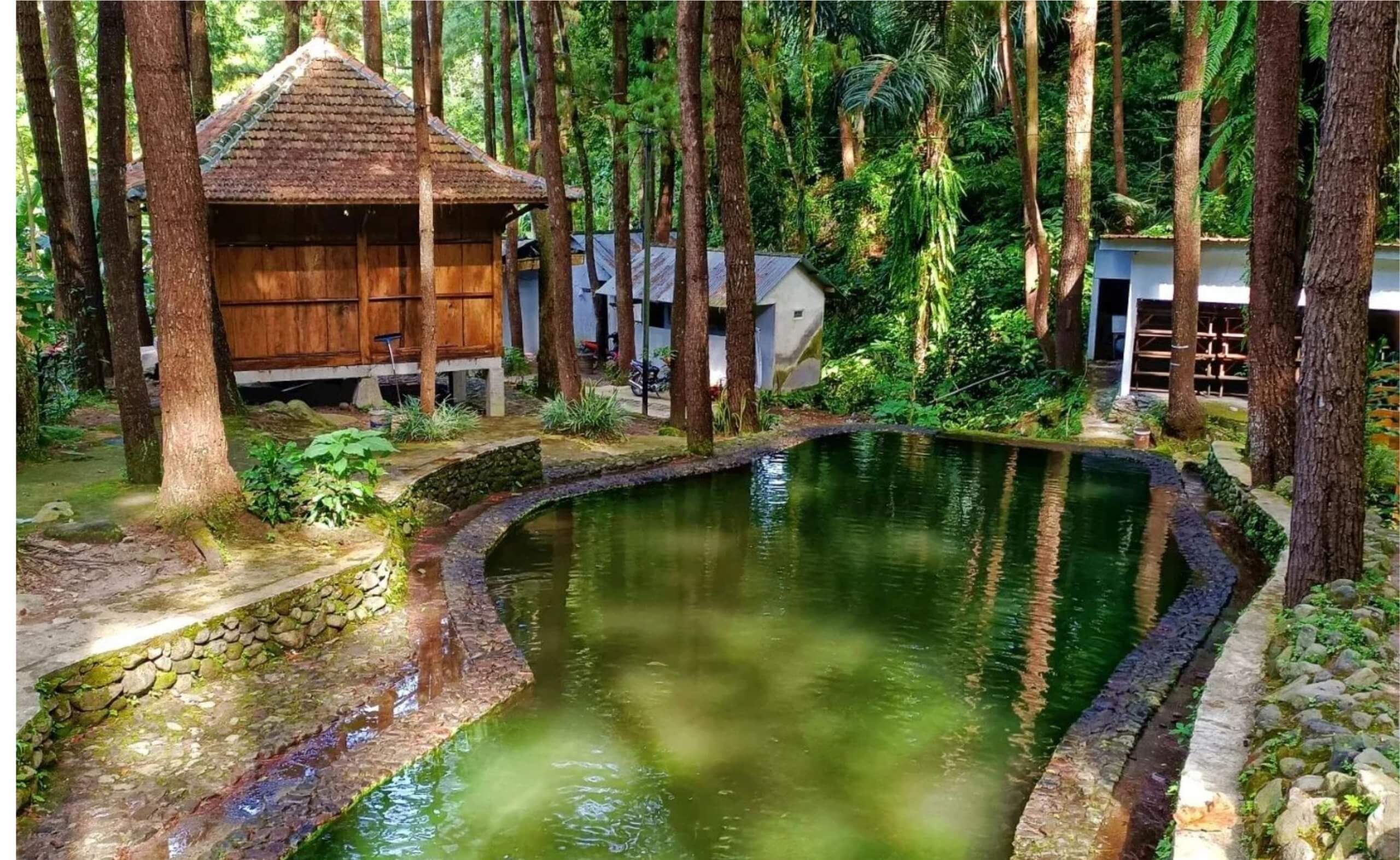 Kolam Renang Air Terjun Semirang Ungaran