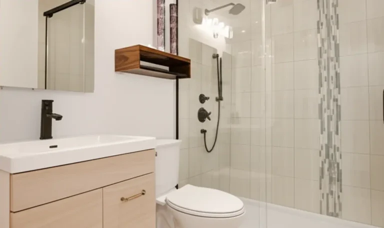 5 Pilihan Warna Keramik Kamar Mandi yang Gak Cepet Kotor