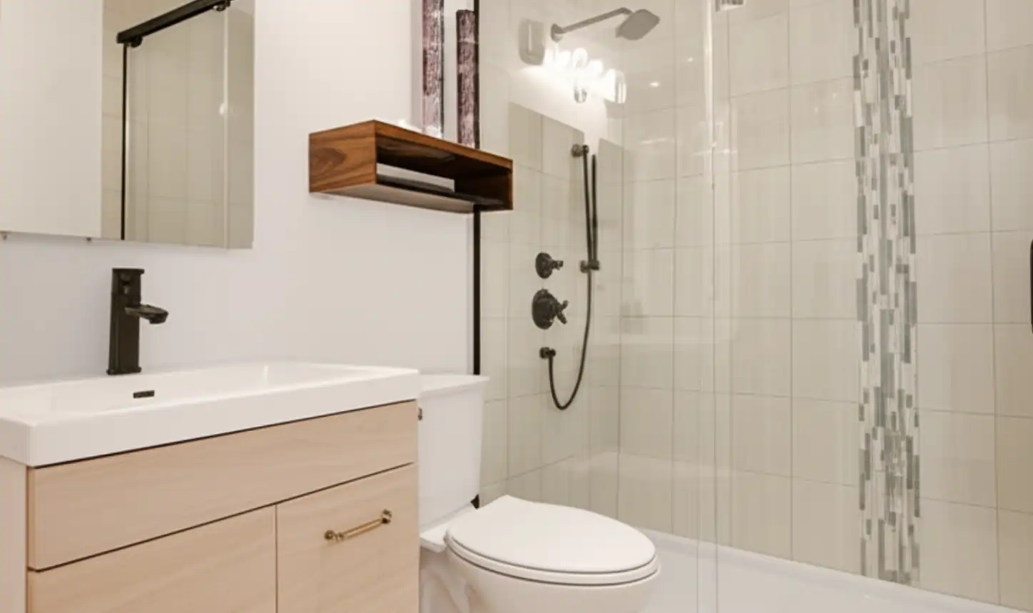 5 Pilihan Warna Keramik Kamar Mandi yang Gak Cepet Kotor